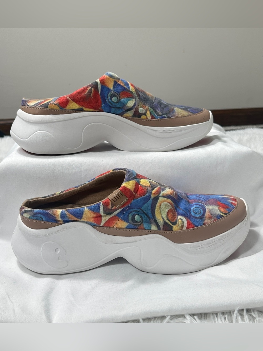UIN Dye-Misty Art Print Slip On Colorful Canvas Casual Comfort Shoes Womens Sz 8 - Picture 2 of 15